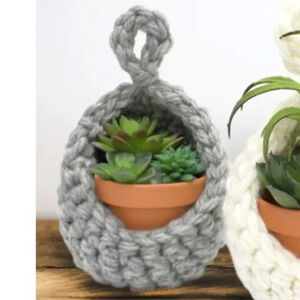 X6 Spindle Yarns Mammoth  Wool